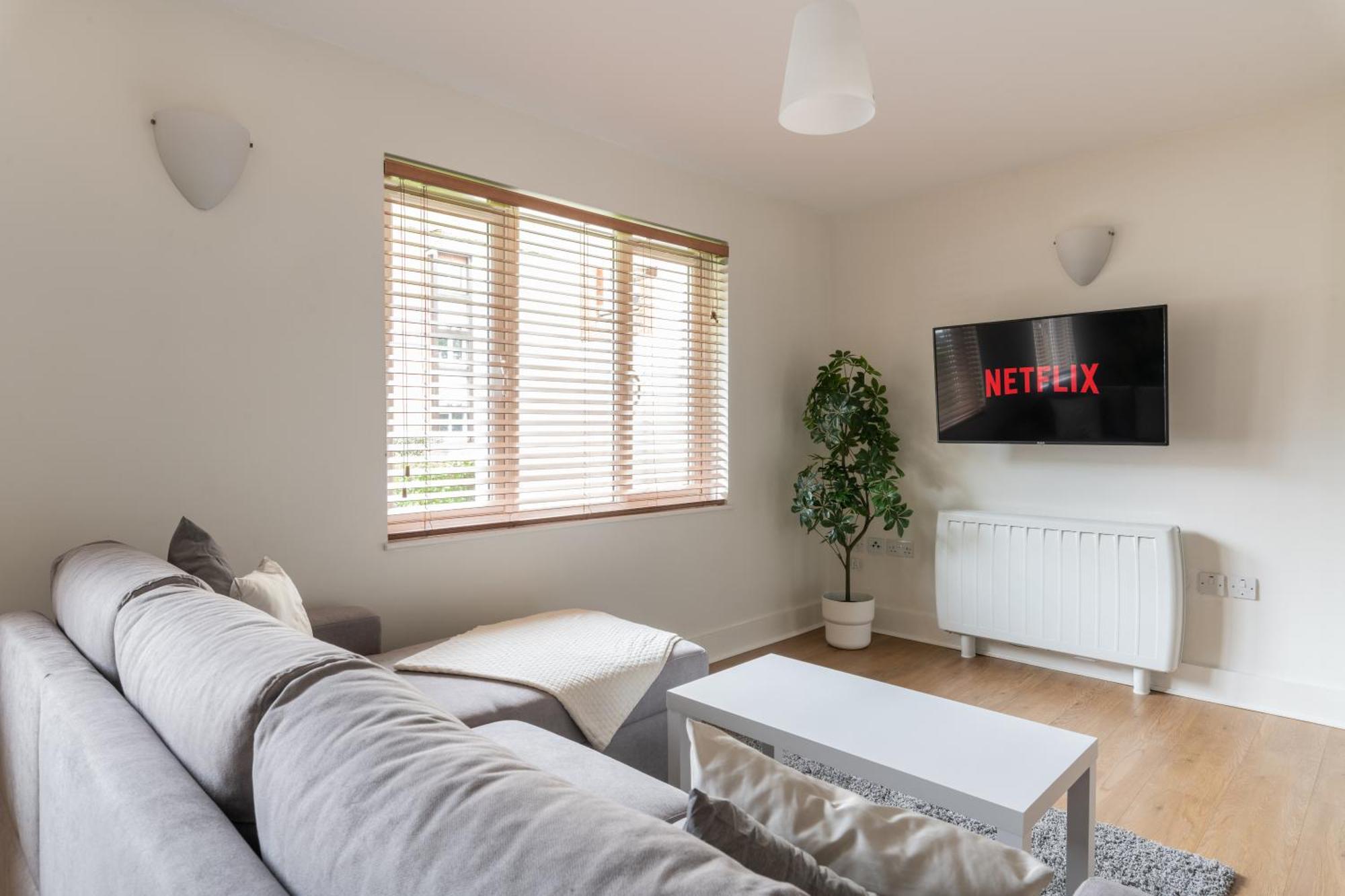 Bright 2Br Apartment - 2 Free Parking Spaces - Near Lgw Airport Кролі Екстер'єр фото